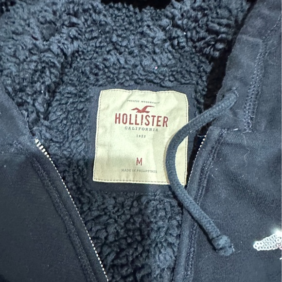 Women’s Hollister size medium blue with blue pherpa   lined zip up hooded jacket - Picture 4 of 4